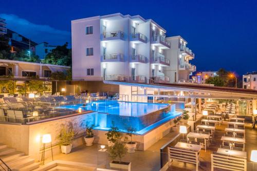 luxury hotels in Sarandë