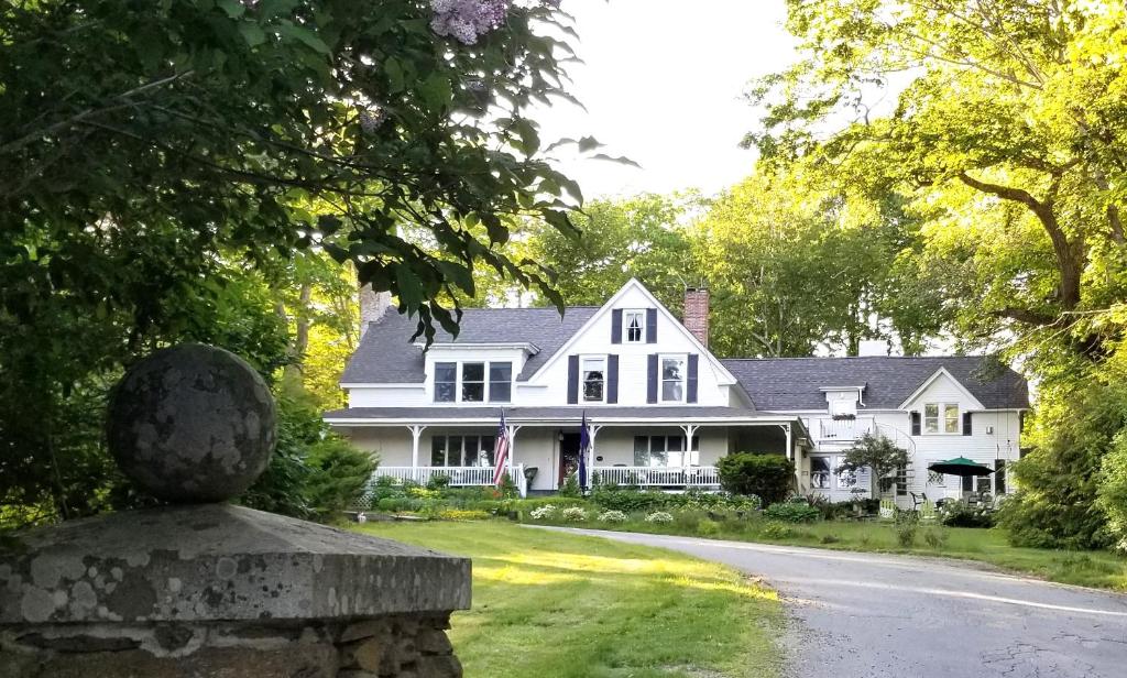 Timbercliffe Cottage Inn