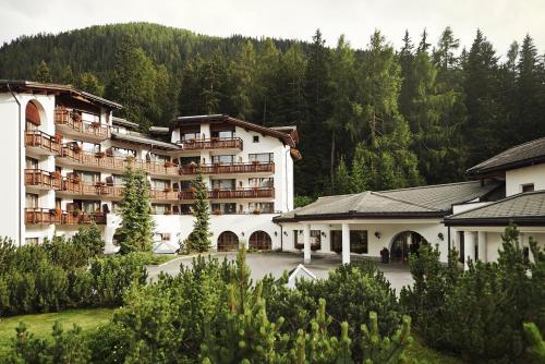 luxury hotels in Arosa