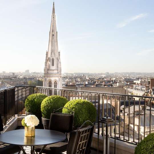 luxury hotels in Paris