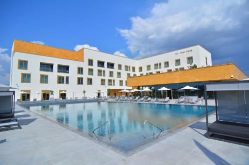 luxury hotels in Durres County