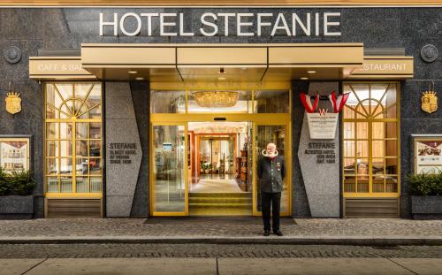 luxury hotels in Vienna (State)