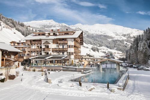 luxury hotels in Hintertux Glacier