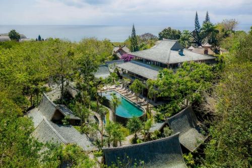 luxury hotels in Nusa Dua Peninsula