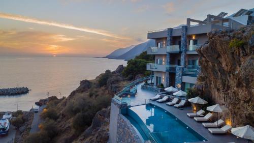 luxury hotels in West Crete