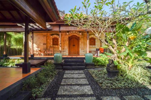 luxury hotels in Nusa Dua