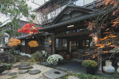 luxury hotels in Ishikawa