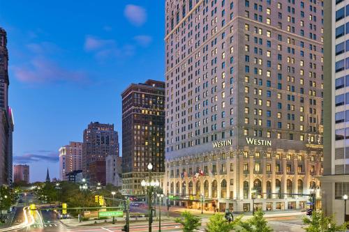 luxury hotels in Detroit