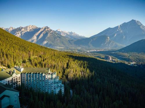 luxury hotels in Alberta