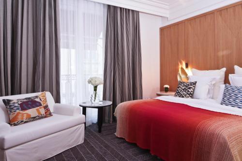 luxury hotels in 8Th Arrondissement