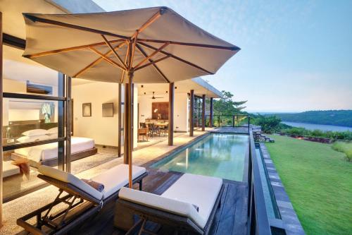 luxury hotels in Lembongan