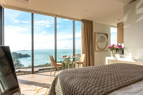 luxury hotels in North Island