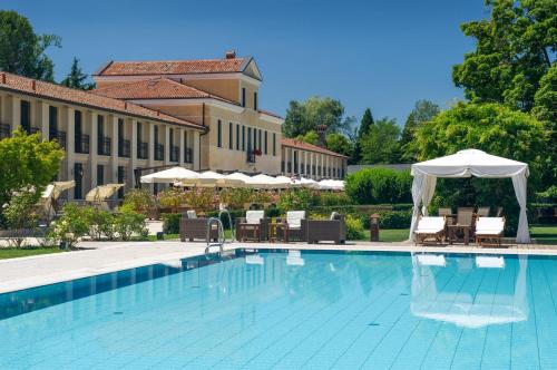 luxury hotels in Treviso Area