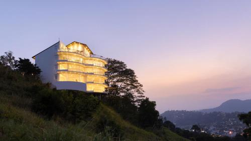 luxury hotels in Kandy