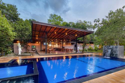 luxury hotels in Sigiriya