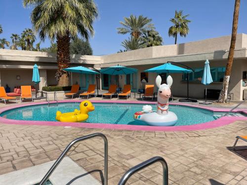 luxury hotels in Palm Springs Uptown