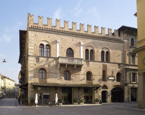 luxury hotels in Modena