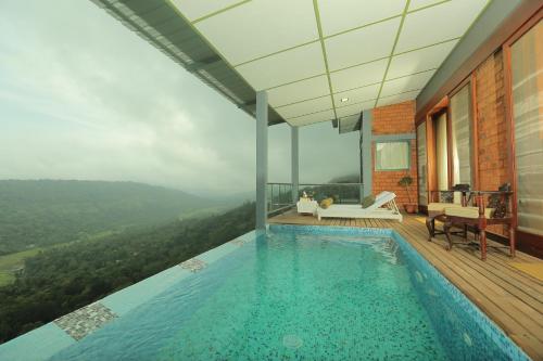 luxury hotels in Munnar