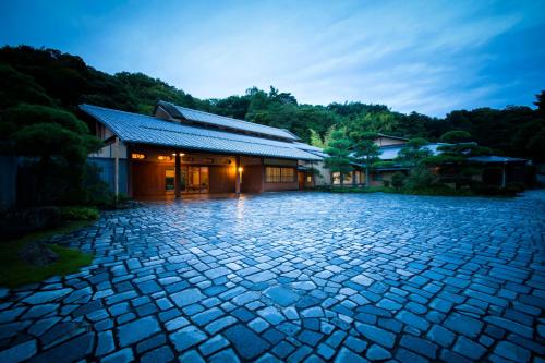 luxury hotels in Ito