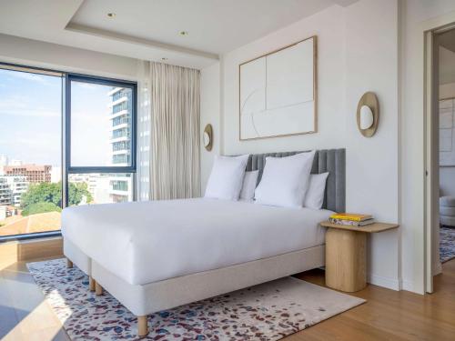 luxury hotels in Tel Aviv