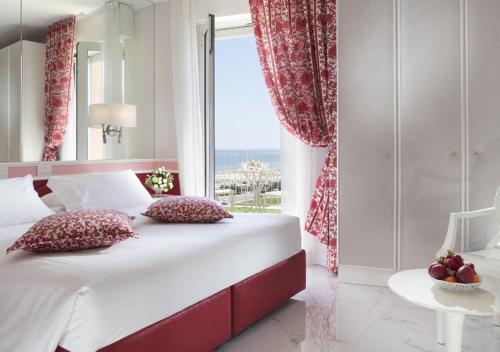 luxury hotels in Rimini Area