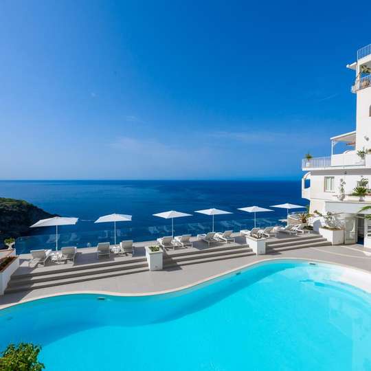 luxury hotels in Positano