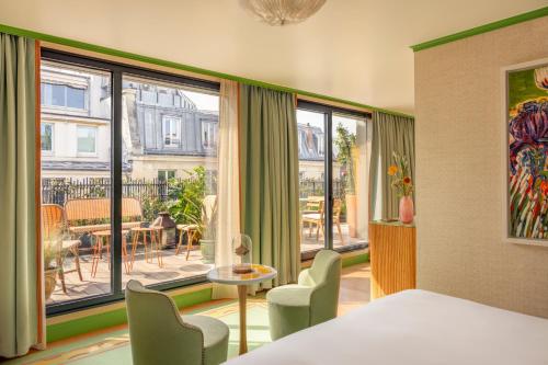 luxury hotels in 9Th Arrondissement