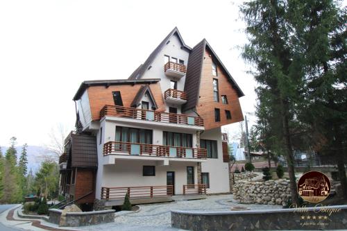 luxury hotels in Sinaia-Azuga-Busteni