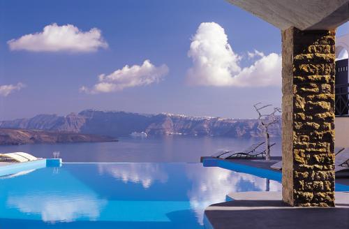 luxury hotels in Caldera South