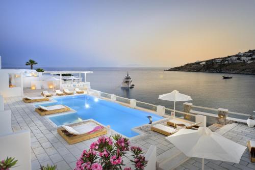 luxury hotels in Cyclades