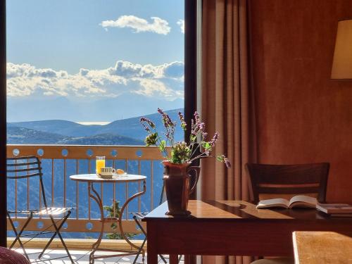 luxury hotels in Central Greece