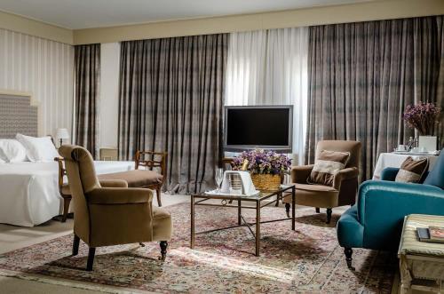 luxury hotels in Santiago'S Route