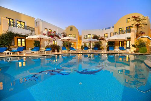 luxury hotels in Santorini