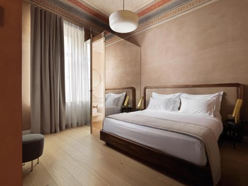Monument Hotel