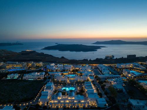 luxury hotels in Santorini Caldera