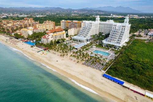 luxury hotels in Nuevo Vallarta