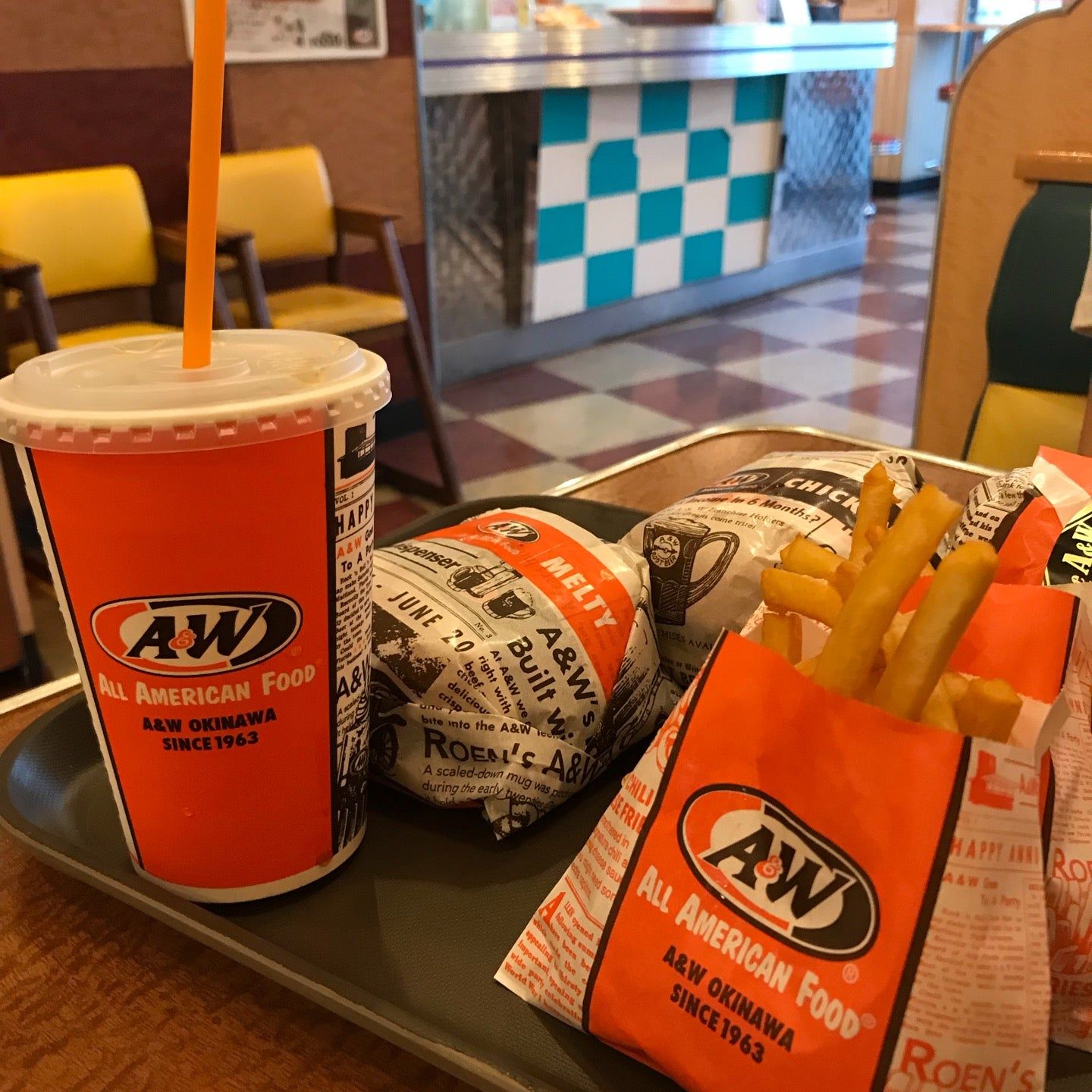 
A&W
 in Chatan