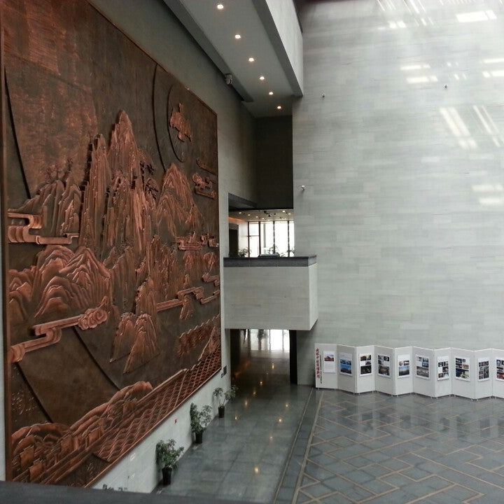 
Anhui Provincial Museum (安徽博物院)
 in Hefei