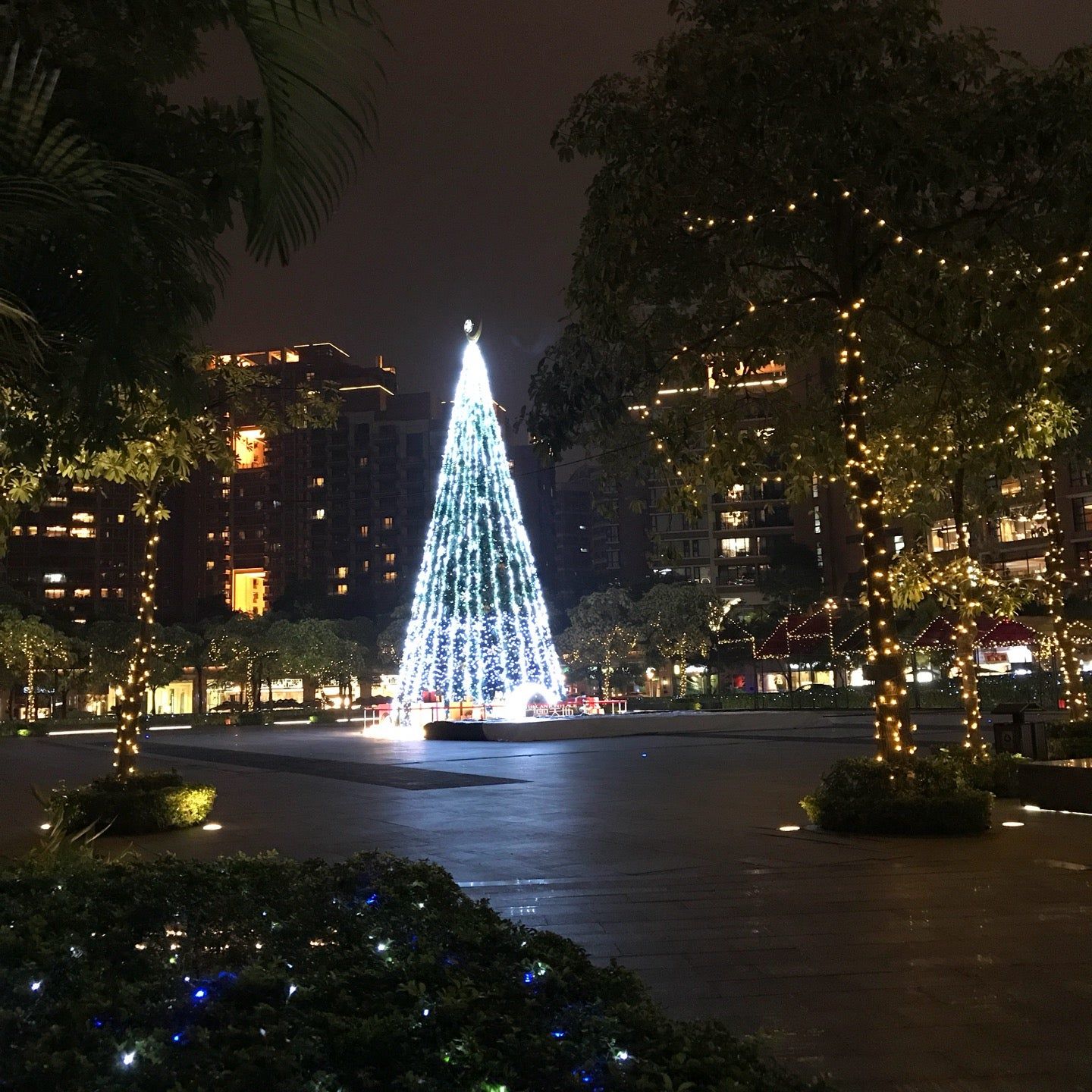 
Canton Place (广粤天地)
 in Guangzhou Area