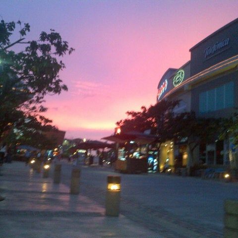 
Centro Comercial La Gran Vía
 in San Salvador Department