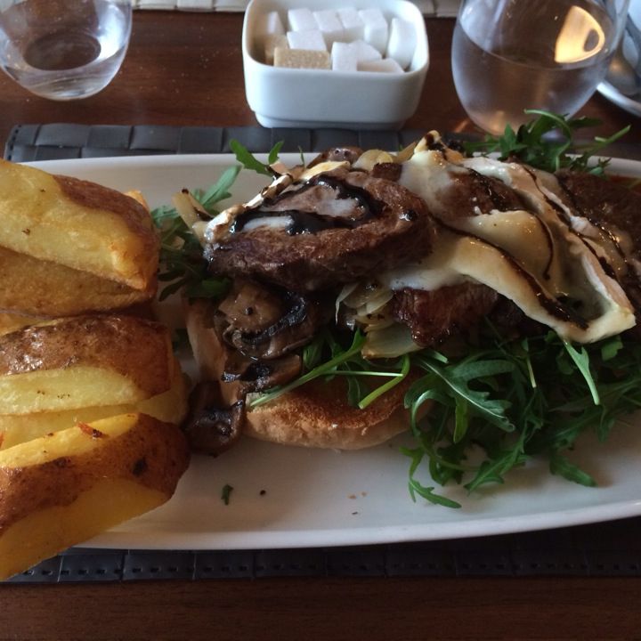 
Corner House Bistro
 in Connacht