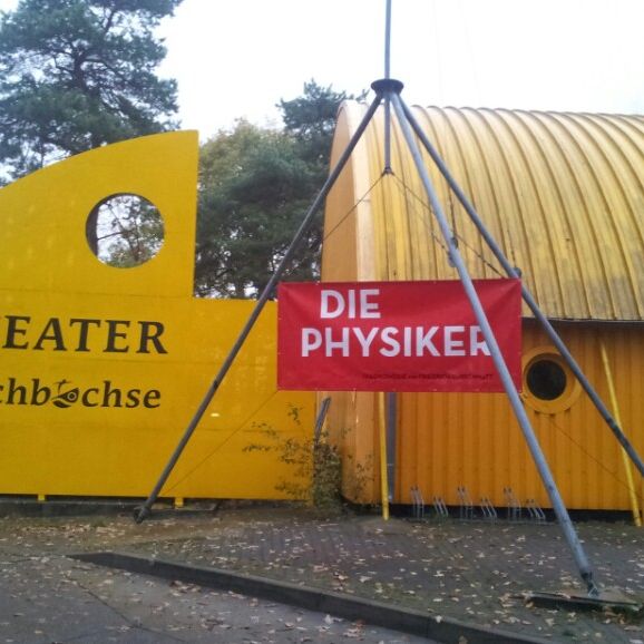 
das gelbe Theater "Die Blechbüchse"
 in Usedom