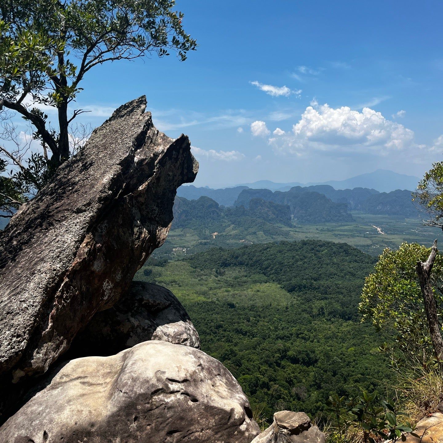 
Dragon Crest Mountain (เขาหงอนนาค)
 in Klong Muang Beach