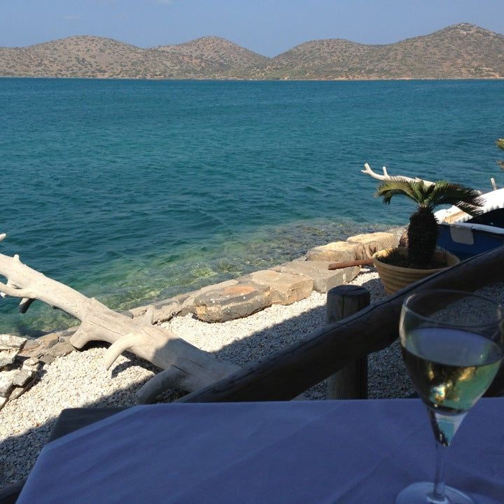 
Ferryman
 in Eloúnda