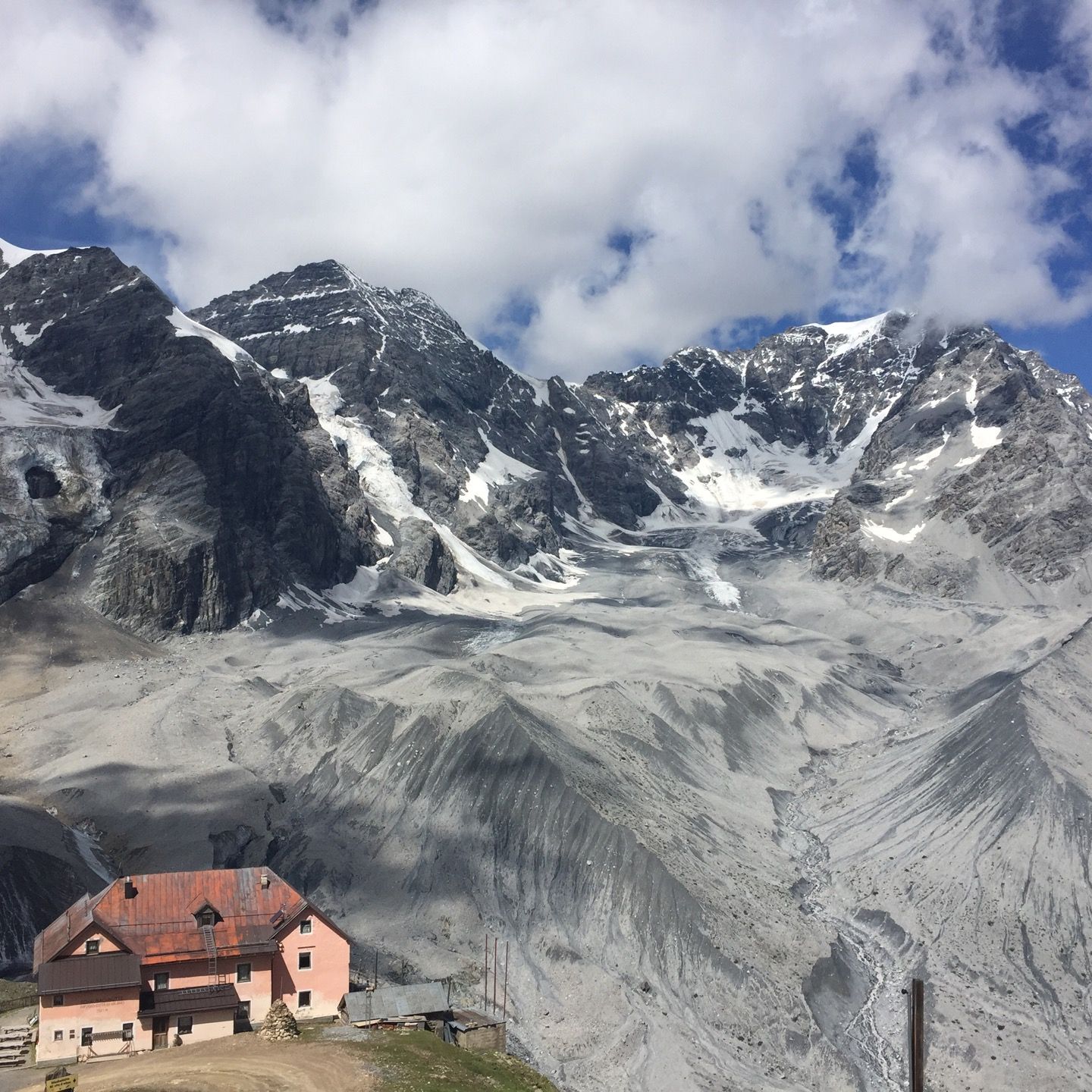 
Gondel Funivie Bergstation
 in Solda