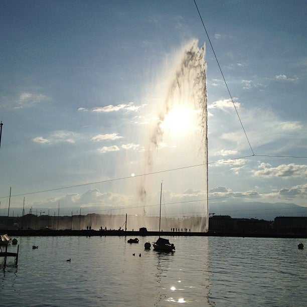 
Jet d'Eau de Genève (Jet d'eau de Genève)
 in Viarhona