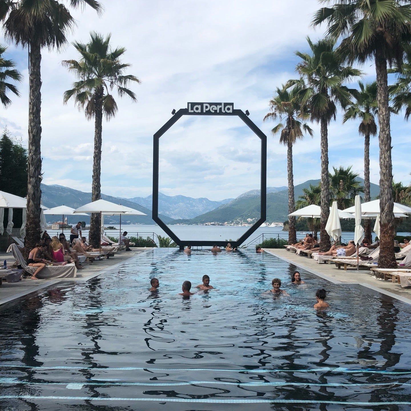 
La Perla Beach Club & Restaurant
 in Tivat