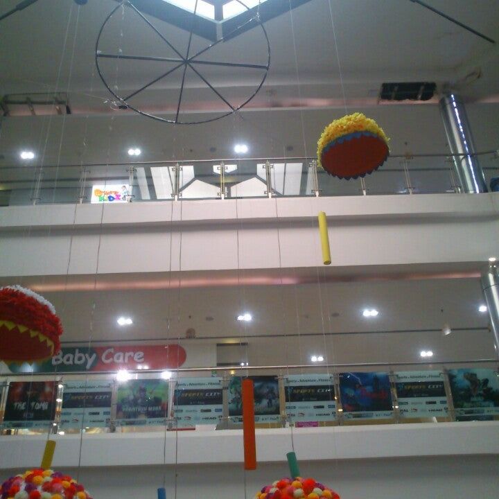 
Lee Nucleas Mall
 in Cochin