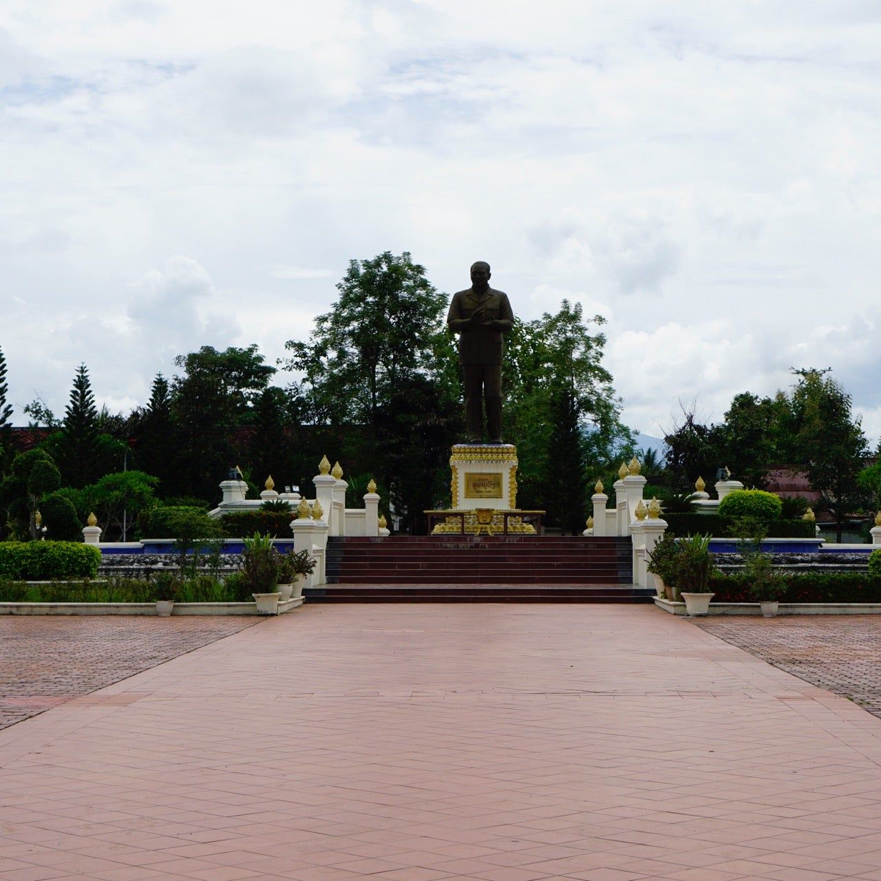 
Monument du Président Kaysone Phom Vihane
 in Luang Prabang