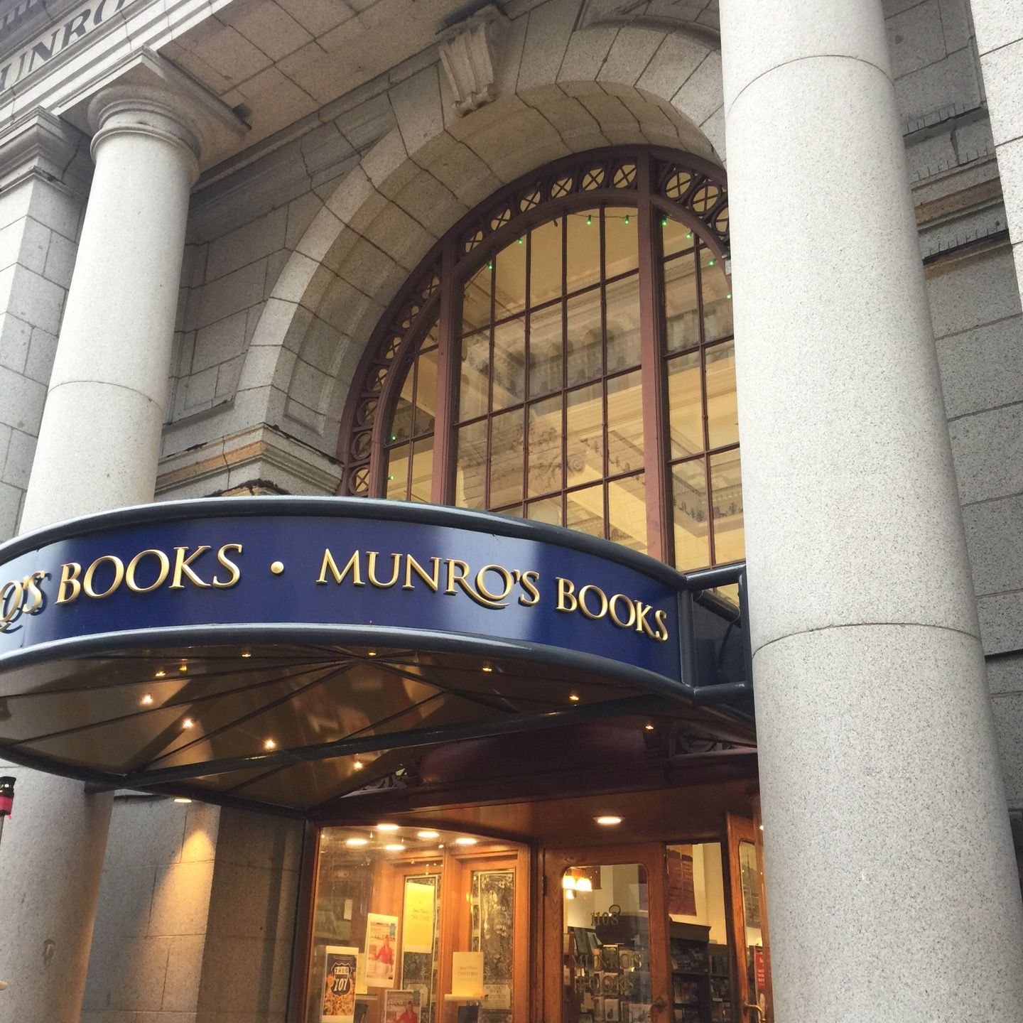 
Munro's Books
 in Victoria